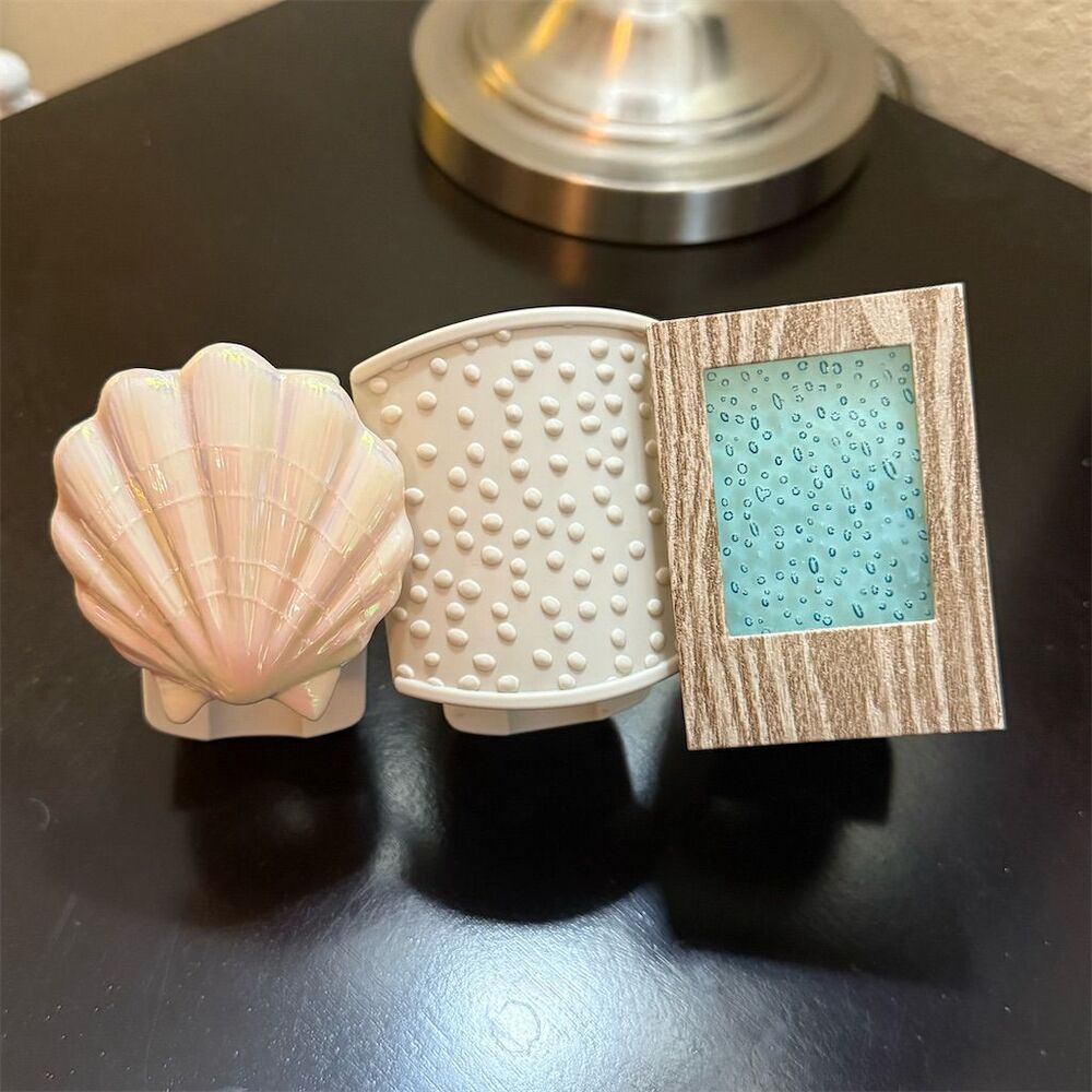 Yankee Candle Iridescent Pink Shell & White Plug-In Scent Warmer Duo